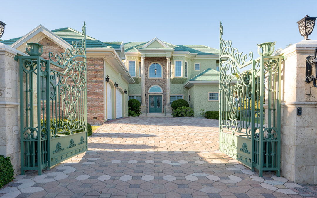 Majestic, Gracious Crystal Harbour Home